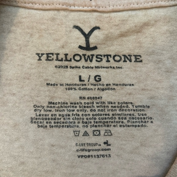 Yellowstone Dutton Ranch Tee with flowers and boot western graphics in tan, pink - Picture 3 of 9